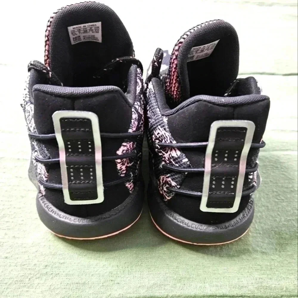 Adidas Dame 7 Rose City Kids‎ size 5.5 - Picture 3 of 8